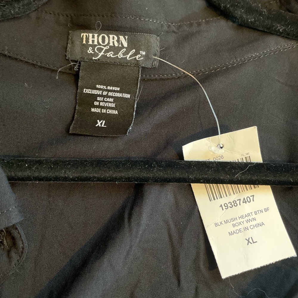 NWT Thorn & Fable Black Mushroom Heart Button Up Size XL - Picture 7 of 7